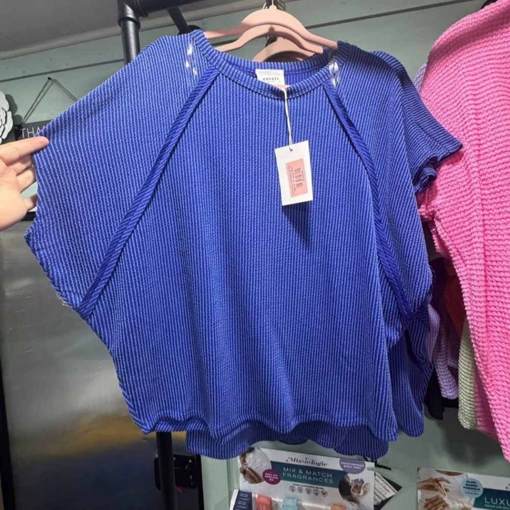 Andree by Unit Ribbed Short sleeve oversized top in Royal Blue.